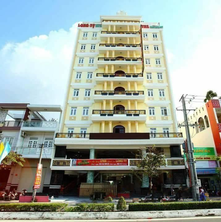 Отель Khach San Long Ty Ca Mau Экстерьер фото